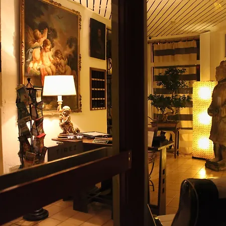 Nina Готель Антіб