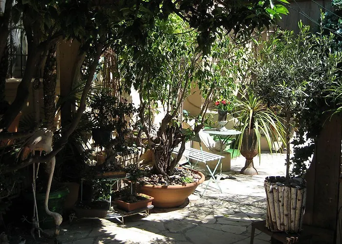 Ξενοδοχείο Nina 2*