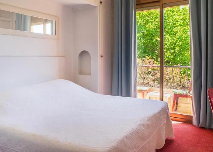 Nina Ξενοδοχείο