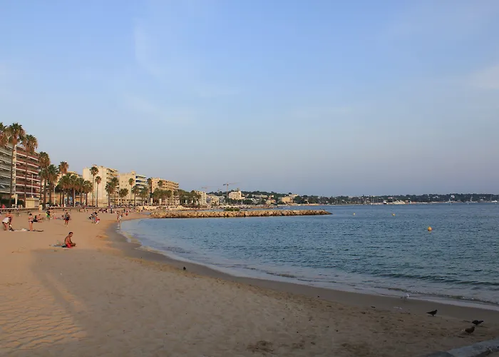 Nina 2* Αντίμπ