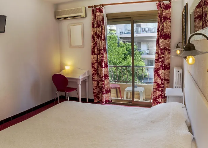 Nina Ξενοδοχείο