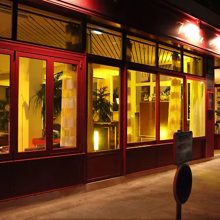 ホテル Nina アンティーブ