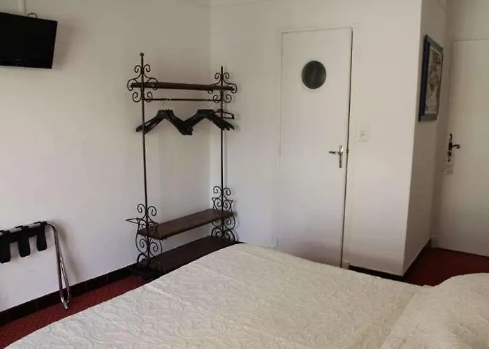 Nina アンティーブ